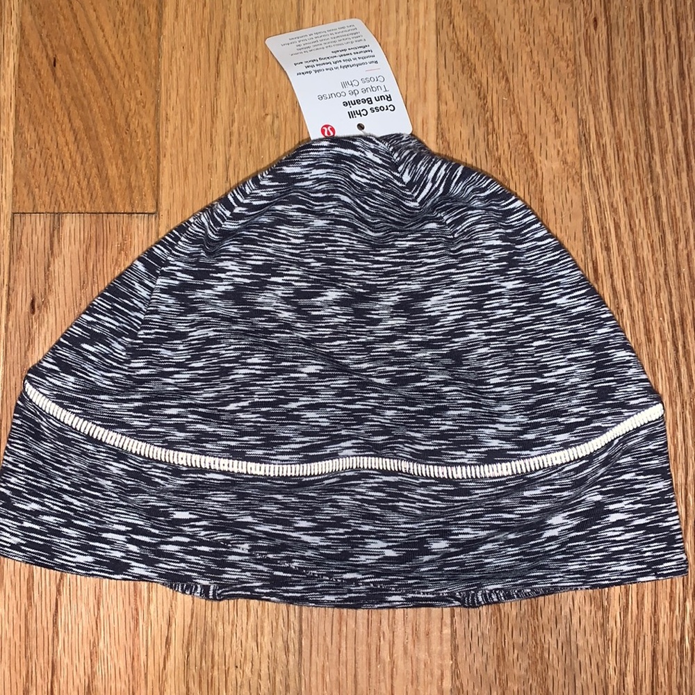 Lulu Lemon Cross Chill Run Beanie